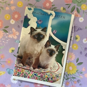 RARA cartolina fotografica di compleanno retrò/vintage degli anni '60 circa "For a Dear Daughter" - Splendida foto di gatto siamese - Versetto adorabile - Biglietto per amante del gatto/Kitsch