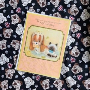 Cartão RARO grande vintage/retro por volta dos anos 1970 "Desejando toda a alegria e felicidade para você no seu 18º aniversário" - Design kitsch/super fofo de gato e cachorro