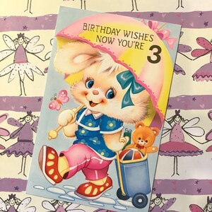 SELTENE Vintage/Retro Circa 1970er Jahre 'Birthday Wishes Now You're 3' Karte - ADORABLE Kaninchen mit einem Sonnenschirm-Design - Süßer Vers - Karte zum Schätzen