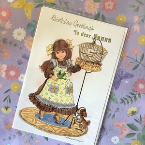 Cartão raro, vintage/retro, da década de 1970, "Saudações de aniversário para a querida vovó", desenhado por Ray Cresswell - Design fofo de menina e cachorro - Versículo doce
