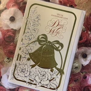 ZELDZAME PRACHTIGE Originele Vintage/Retro Circa jaren 1970 'Special Anniversary Love Dear Wife' Kaart met mooi vers - Pretty Gold Bells Design