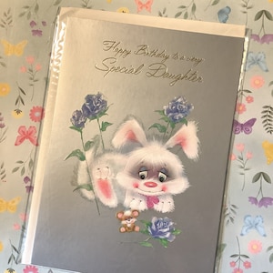 Cartão RARE Vintage Circa 1980 'Feliz Aniversário para uma Filha muito Especial' - Kitsch/Retro Coelho, Rato e Design Floral - Cartão Doce Verso