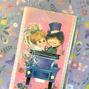Cartão vintage/retro EXTREMAMENTE raro, por volta dos anos 1960, 'Saudações de aniversário, querido filho e esposa' - verso sentimental e design super fofo/retro