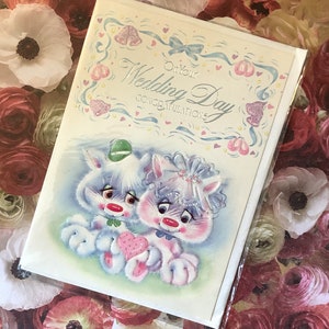Cartão raro vintage/retro dos anos 80 "Parabéns pelo dia do seu casamento" - Design fofo e kitsch de casal de gatos e verso doce - Amantes retrô