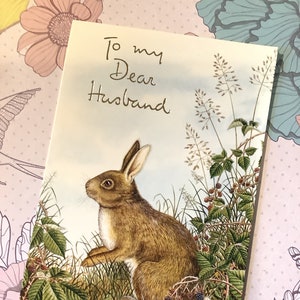 ZELDZAME Vintage Circa jaren 1970 'To my Dear Husband' Prachtige Haas & Forest Design Verjaardagskaart - Sentimenteel Vers - Haas/Natuur liefhebbende echtgenoot