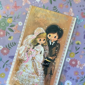 Cartão vintage/retro extremamente raro, da década de 1960, com saudações de aniversário, querido filho e esposa - verso sentimental e design superfofo/retro