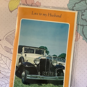 Cartão de aniversário com foto retrô EXTREMAMENTE RARO Vintage Circa 1960 'Love to my Husband' apresentando um carro clássico - Sweet Verse - Car Lover Husband