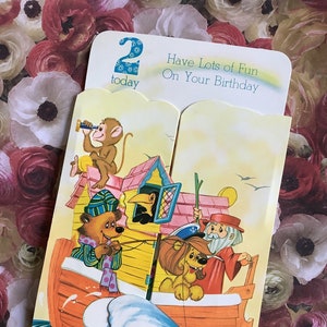 RARE Vintage Circa 1980s '2 Today Have Lots of Fun On Your Birthday' Cartão stand-up tridimensional Cute Ark & Animals Design - Cartão nostálgico