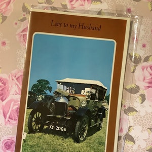 Cartão de aniversário com foto retrô EXTREMAMENTE RARO Vintage Circa 1960 'Love to my Husband' apresentando um carro clássico - Sweet Verse - Car Lover Husband