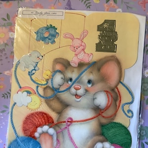 RARO Grande Vintage/Retro Circa 1970 ADORABILE 1° biglietto di compleanno - Carino, Kitsch Gatto che gioca con la lana - Divertente biglietto di compleanno - Oggetto di scena cinematografico