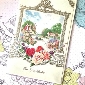 Vintage Circa 1990s 'For You, Mother' Carte d’anniversaire avec un design époustouflant qui a pris naissance vers 1946 d’une belle scène et d’une bordure florale