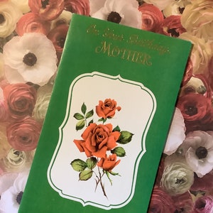 Rara cartolina d'epoca non scritta degli anni '60 circa "Per il tuo compleanno, mamma" con design di rose rosse STRAORDINARIO - Versetto sentimentale - Rose rosse Madre amorevole