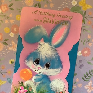 Raro vintage por volta de 1960 'Uma saudação de aniversário, querida filha' grande cartão recortado - design de coelho fofo - verso doce - cartão de filha amorosa retrô