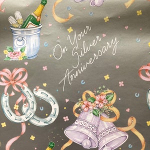 Vintage ESTREMAMENTE raro degli anni '70 Confezione regalo "Per il tuo anniversario d'argento" ABBASTANZA champagne, campanelle, ferri di cavallo, disegno floreale - Amanti del vintage