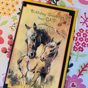FABULOSO Original Vintage/Retro Circa 1970 'Saudações de Aniversário Caro Pai' Cartão Design de Cavalo - Amante de Cavalo Retro Amoroso Pai - Verso Fabuloso