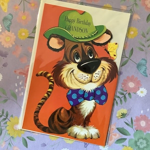 Cartão RARE True Vintage/Retro Circa 1960 'Feliz Aniversário Neto' - Design Fofo de Tigre - Verso Doce - Cartão Vintage/Tiger Loving Neto
