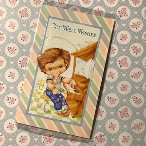 RARE carte rétro/vintage des années 1980 « Get Well Wishes » avec un design amusant « Candystripe Kids » - carte de joueur de piano - doux vers à l'intérieur - carte amusante
