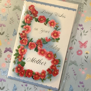Carte « Love Wishes on Your Birthday Mother » des années 1980 avec un très joli motif floral rose et des vers doux et sucrés - carte à garder