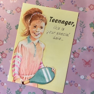 Cartão de aniversário de adolescente vintage raro, por volta dos anos 1980, com design divertido de "jogando tênis", cartão de adolescente amante de tênis, cartão incomum de aniversário de 13 anos
