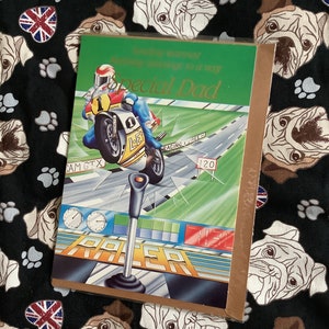 RARE vintage des années 1980 « Envoi de salutations d'anniversaire les plus chaleureuses à un papa très spécial » - Conception de jeux d'arcade de moto - Carte de papa amateur de jeux