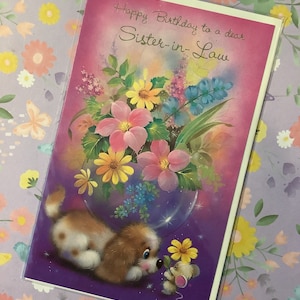 Cartão de aniversário raro, vintage, sem uso, da década de 1970, "Feliz aniversário para uma querida cunhada" - Design fofo de cachorro - Verso doce - Amante retrô