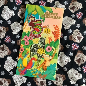 RARO Vintage por volta de 1970 'Feliz Aniversário 5 Hoje' Design com tema de selva grande - Verso doce dentro - Cartão nostálgico tradicional e divertido para guardar
