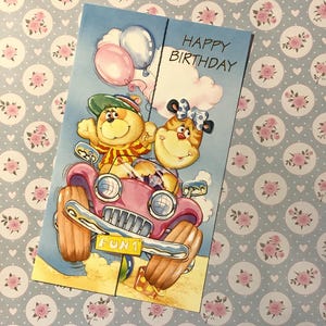 Zeldzame vintage kaart 'Happy Birthday' uit ca. jaren 80 met SCHATTIGE funky dieren in auto's ontwerp - binnenkant versierd - eenvoudige groet