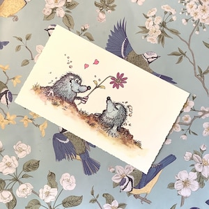 RARE carte vierge vintage des années 1970 « Misty Wood Friends » carte humoristique nostalgique sur le thème des animaux - Paire de taupes amusante et rétro et design floral