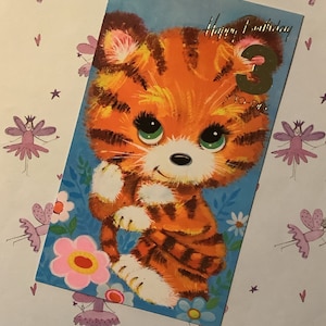 RARE carte vintage des années 1970 « Happy Birthday 3 Today » - ADORABLE tigre kitsch et design floral funky - douces voeux à l'intérieur - carte au trésor