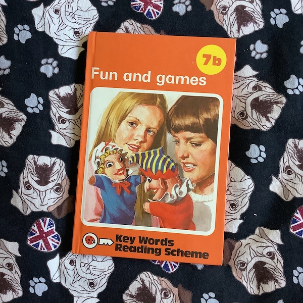 vintage 1981 7b « Fun and games », coccinelle Peter et Jane programme de lecture de mots-clés livre relié - cadeau d'anniversaire amusant et nostalgique - éducatif
