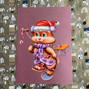 Tarjeta vintage rara de la década de 1970 con el lema "Con amor en Navidad para mi novia" Diseño adorable de un oso de ojos verdes grande Verso dulce - Tarjeta navideña retro divertida