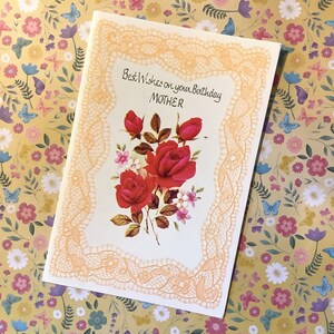 Rare millésime non écrit Circa 1970s 'Meilleurs voeux pour votre anniversaire mère' Carte - Conception de roses rouges - Sweet Verse - vintage/Floral Loving Mother