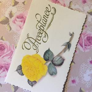 TRES RARE carte d&#39;acceptation de mariage vintage originale des années 1970 - SUPERBE design rose jaune - carte d&#39;acceptation parfaite pour un mariage vintage