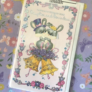 RARO Vintage Circa 1970s 'Feliz Aniversário, Querida Filha e Genro' Design Retro de Casal de Coelhos - Doce Verso Sentimental - Cartão Kitsch