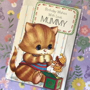 RARA cartolina vintage degli anni '70 circa "Auguri di compleanno con amore, mamma" con un disegno di un gatto super carino e un verso dolce - Cartolina vintage/retrò/amante dei gatti con una mummia