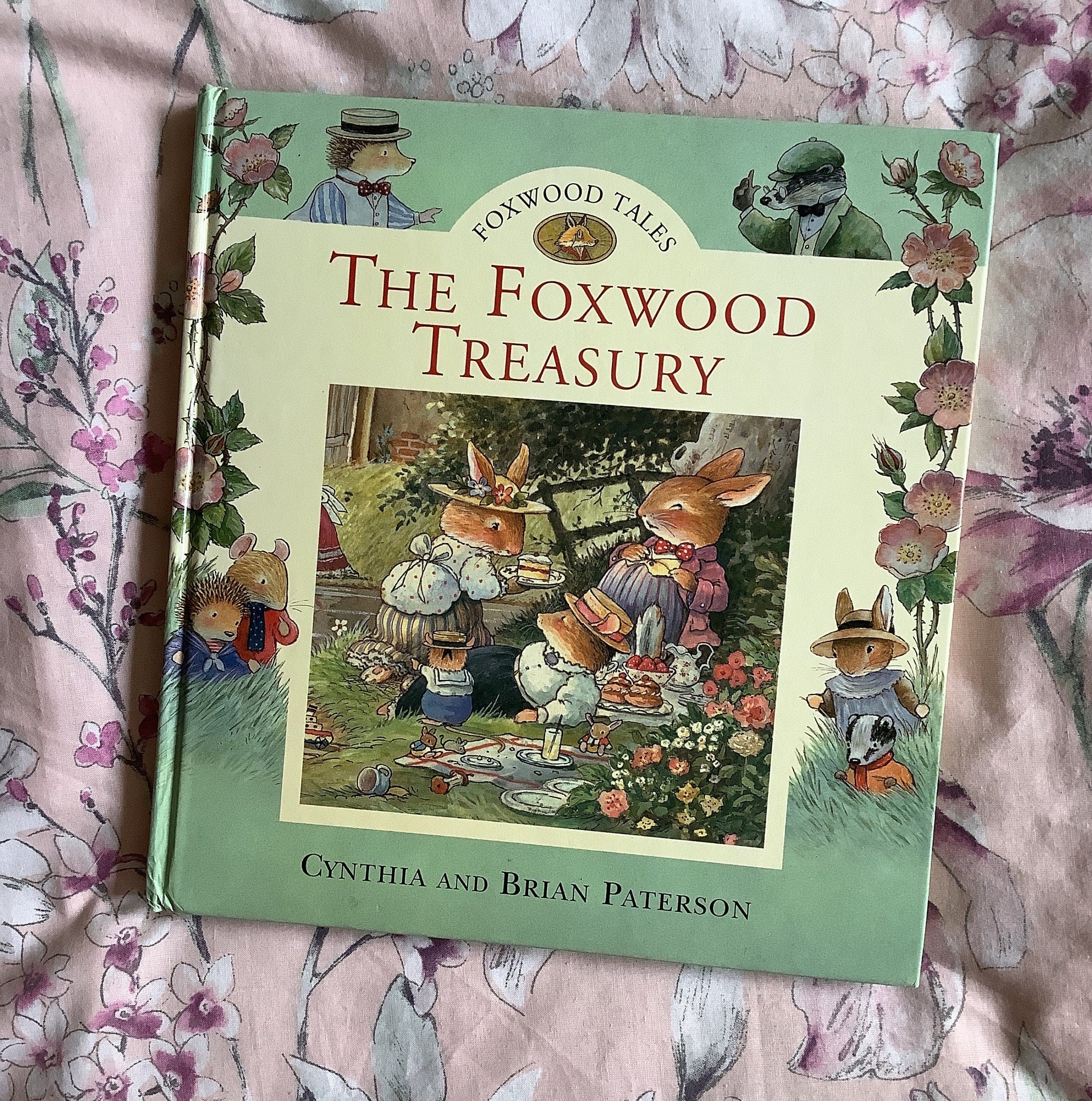 RARE Beautiful Vintage 1997 Foxwood Tales 'the Foxwood