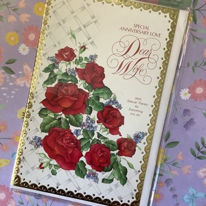 ZELDZAME PRACHTIGE originele Vintage/Retro Circa jaren 1970 'Special Anniversary Love Dear Wife' kaart met prachtig vers - Pretty Red Roses Design
