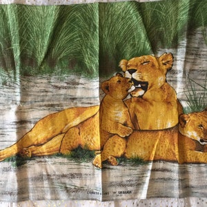 EXTREMELY Rare STUNNING Vintage Unused &#39;World Wildlife Fund&#39; Lioness & Her Cubs Pattern Tea Towel by Ulster -Pure Irish Linen -Wall Hanging