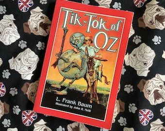 Zeldzaam in het Verenigd Koninkrijk 1994 'Tik-Tok of Oz' paperback-boek geschreven door L. Frank Baum FABELACHTIGE illustraties door John R. Neill - Wizard of Oz Lover Gift