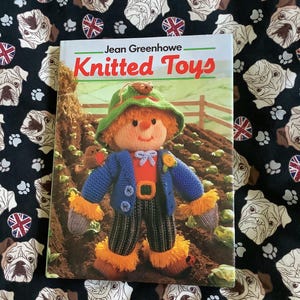 RARO libro vintage del 1986 di Jean Greenhowe "Knitted Toys" con copertina rigida - Oltre 50 adorabili giocattoli da lavorare a maglia - Modelli facili da seguire - Maglieria