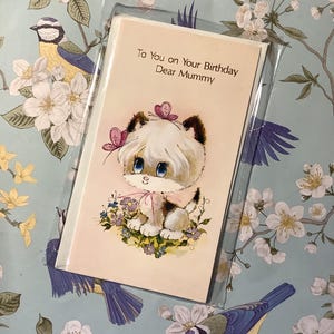 RARO biglietto d'auguri vintage degli anni '70 circa "A te per il tuo compleanno cara mamma" con un disegno di un gatto super carino - Versetto dolce - Biglietto d'auguri vintage/retrò/amante dei gatti