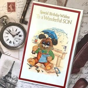 Cartão RARO Vintage/Retro por volta dos anos 1970 'Desejos Especiais de Aniversário para um Filho Maravilhoso' - Bonito Design de Cachorro Desastre DIY! Cartão Nostálgico - Verso Fofo