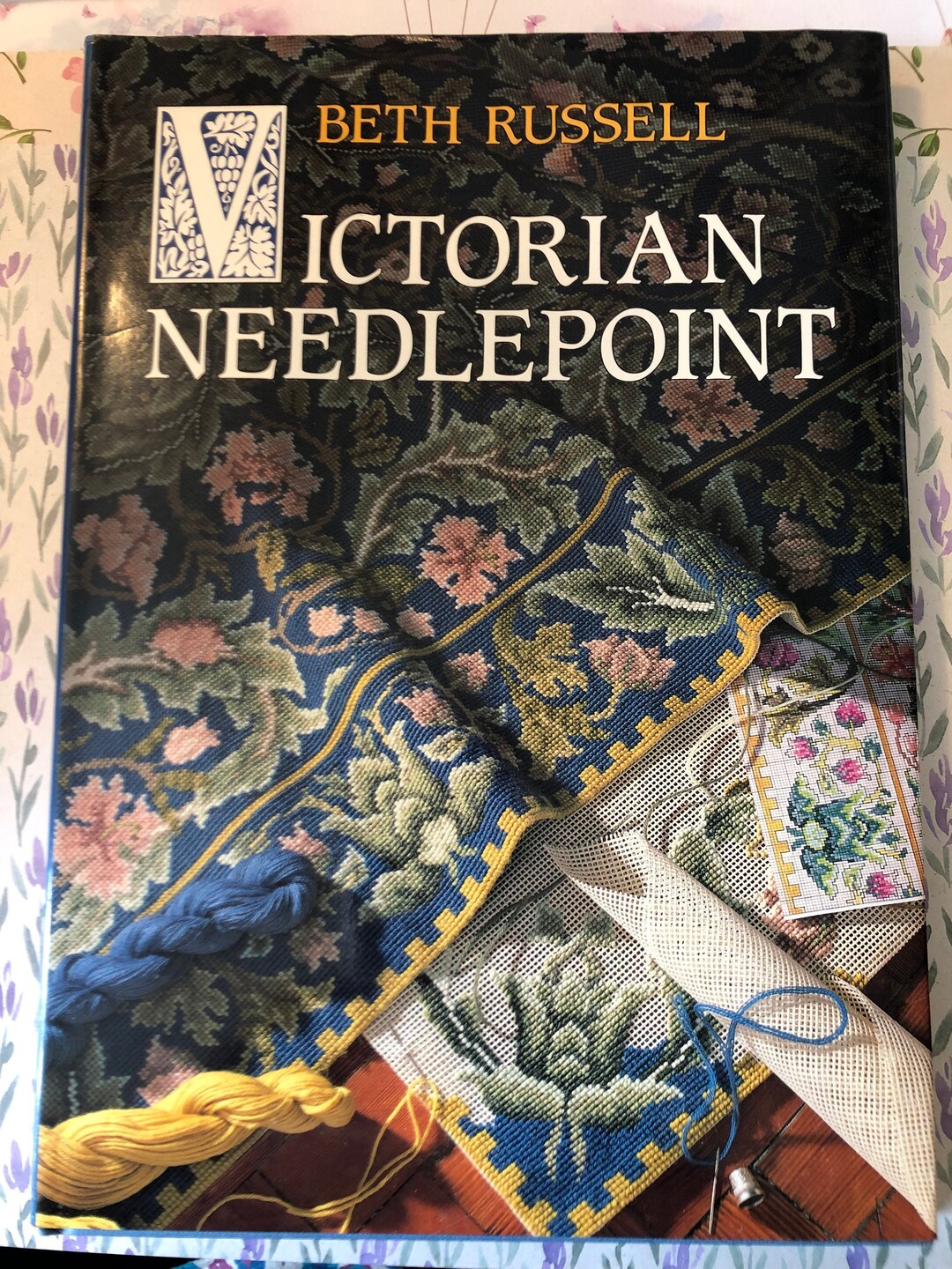 STUNNING Vintage 1989 First Edition victorian Needlepoint' Hardback Book by Beth Russell 25