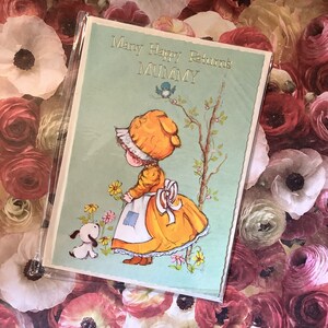 RARE carte vintage des années 1970 « Many Happy Returns Mummy » - Cute « Holly Hobbie » Style Girl and Dog Design - Vintage Lover Mummy - Sweet Verse