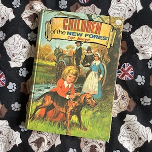 Vintage 1970s &#39;Children of the New Forest&#39; Libro con copertina rigida di Capt. Marryat - N. 11 nella serie classica di Dean Childhood Nostalgia Book Gift