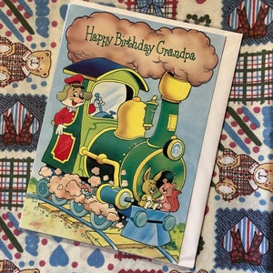 RARE carte vintage/rétro des années 1970 « Joyeux anniversaire grand-père » avec un chien super mignon sur un design de train - vers doux à l'intérieur - carte amusante et nostalgique