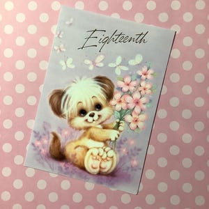 Cartão de aniversário de dezoito anos vintage raro por volta dos anos 1970 - Cachorro fofo e design floral - Amante retrô - Verso doce - Cartão kitsch - Cartão de aniversário para amante de cachorro