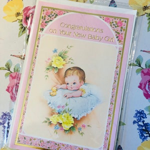 RARE carte vintage des années 1960 « Félicitations pour votre nouvelle petite fille » - ADORABLE conception de bébé fille - doux vers - vintage amoureux - traditionnel