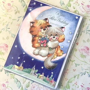 RARO biglietto d'auguri vintage/retrò degli anni '80 circa inutilizzato "Per le tue nozze d'argento" con ADORABILE coppia di gatti seduti sulla luna - Nostalgia