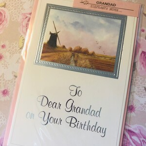 RARE & FABULOUS vintage / Rétro vers les années 1970 Carte 'To Dear Grandad On Your Birthday' avec un terrain et un design de moulin à vent - Carte nostalgique